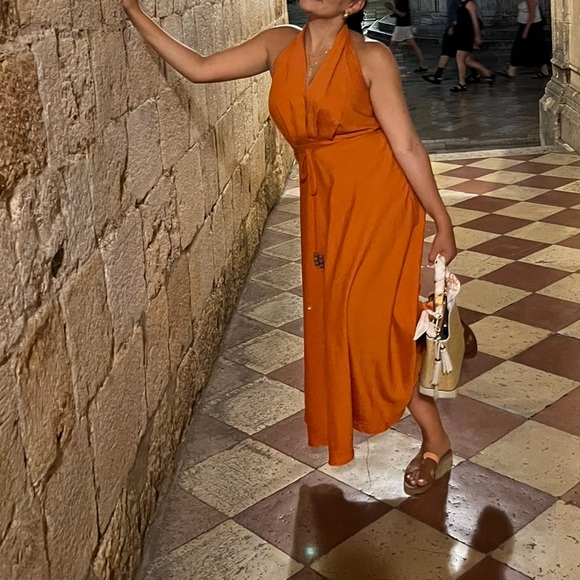 ZARA Elegant Orange Halter Dress - Picture 3 of 3
